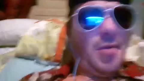 mikemike11k online show from February 2, 2025, 3:32 am