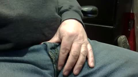 mikeoxlahng online show from January 15, 2026, 4:17 am