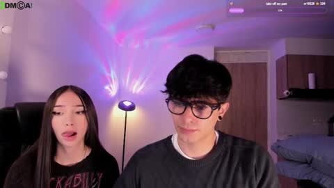 VIOLETAMIKE online show from April 21, 2026, 2:51 am