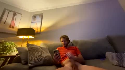 Snapshot of mikeywhite123 chatting on February 10, 2025, 8:20 am mikeywhite123 online show from February 10, 2025, 8:20 am