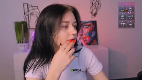 miki_ti online show from November 8, 2025, 12:16 pm