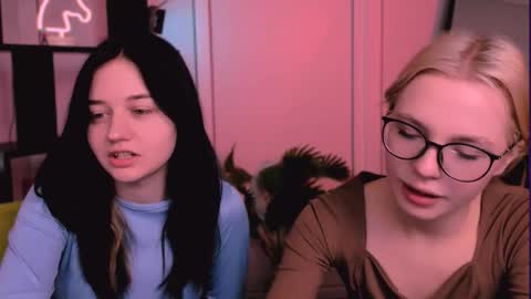 miki_ti online show from November 21, 2025, 9:41 am