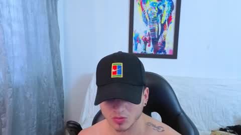 MIKKE online show from November 23, 2025, 1:11 pm