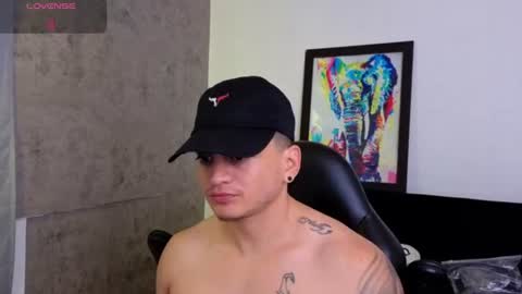 Snapshot of mikke_love chatting on June 21, 2026, 2:52 pm MIKKE online show from June 21, 2026, 2:52 pm