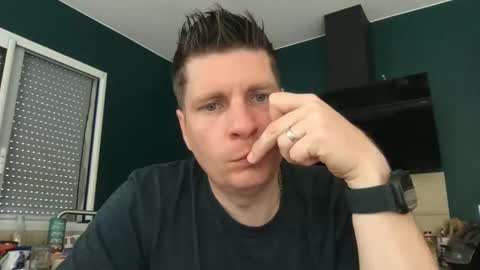 miklp8463 online show from April 28, 2026, 8:41 am