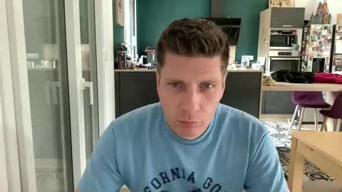 miklp8463 online show from May 2, 2026, 2:11 pm