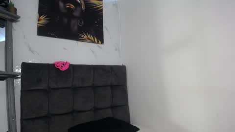 Mikoto Urb online show from December 7, 2024, 4:03 pm