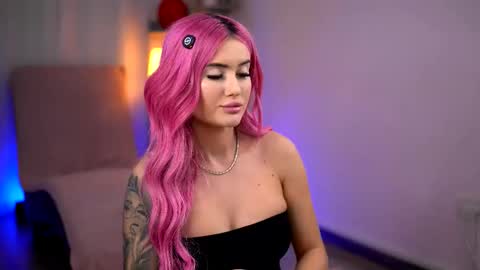 Miky online show from March 18, 2026, 4:04 am