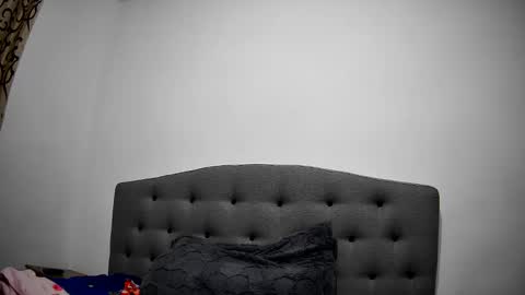 Mikyloveu online show from December 12, 2024, 4:43 pm