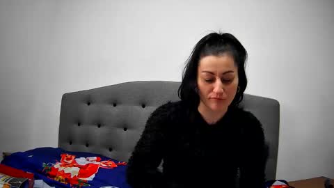 Mikyloveu online show from December 16, 2024, 1:54 pm