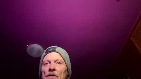 mil8207 online show from November 16, 2025, 4:29 am