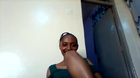 Snapshot of mil_milon chatting on May 21, 2026, 7:21 pm Milo online show from May 21, 2026, 7:21 pm