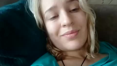 Mila 420 online show from September 18, 2025, 1:02 pm