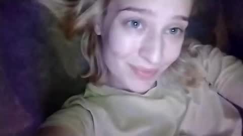 Mila 420 online show from September 21, 2025, 4:30 pm