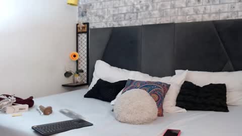 mila_adamss online show from September 22, 2025, 9:55 am