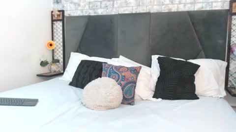 mila_adamss online show from November 8, 2025, 10:48 am