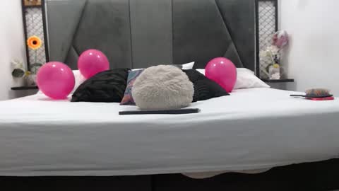 mila_adamss online show from January 10, 2026, 10:39 am