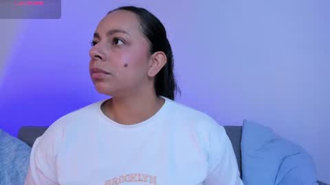 Snapshot of mila_chic chatting on July 5, 2026, 6:59 pm mila online show from July 5, 2026, 6:59 pm