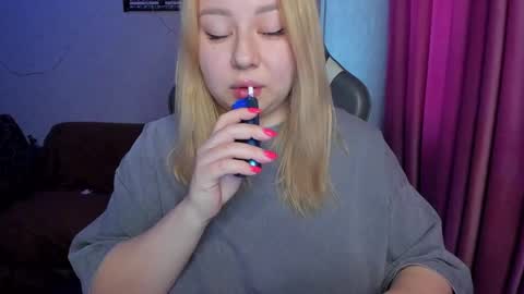 Mila shy sensual person  online show from November 11, 2025, 10:15 am