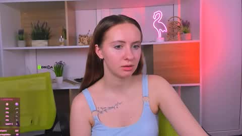 mila_glow online show from September 21, 2025, 1:35 pm