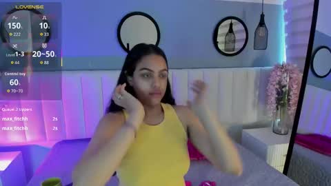 mila_hank online show from December 22, 2025, 12:35 pm