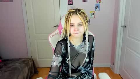 mila_kinor online show from December 27, 2024, 1:53 am