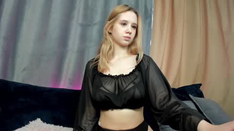 mila_kinor online show from January 19, 2025, 9:11 am