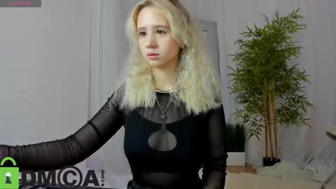 mila_kinor online show from September 27, 2025, 12:26 am