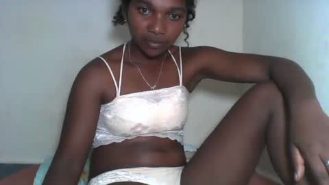 mila_lunah online show from March 17, 2026, 6:11 pm