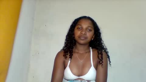 Snapshot of mila_lunah chatting on April 26, 2026, 6:27 pm mila_lunah online show from April 26, 2026, 6:27 pm