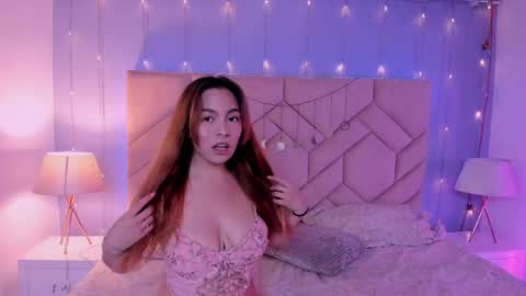 Snapshot of mila_monnet chatting on May 19, 2026, 3:35 am Mila Monnet online show from May 19, 2026, 3:35 am