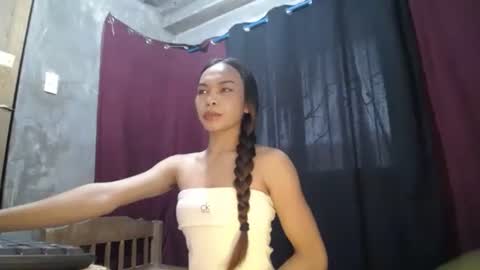 Snapshot of mila_seductressxx chatting on May 23, 2026, 12:49 am mila_seductressxx online show from May 23, 2026, 12:49 am