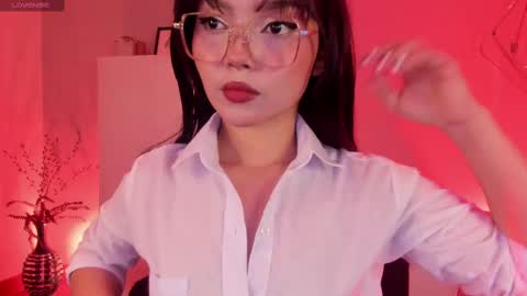 Mila online show from March 10, 2025, 11:21 am