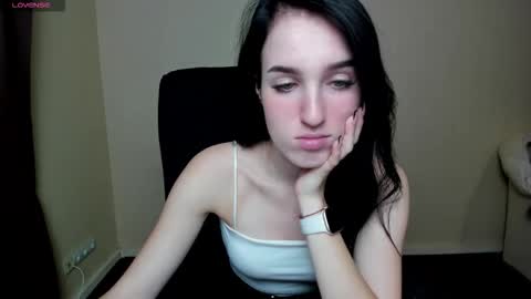 Snapshot of mila_sweets chatting on September 24, 2025, 6:50 am Mila online show from September 24, 2025, 6:50 am