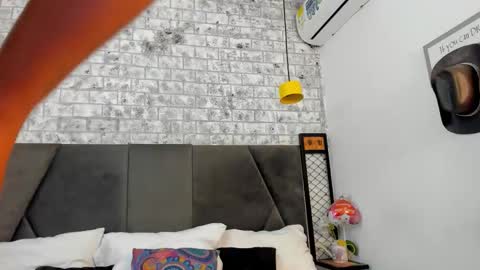 mila online show from October 2, 2025, 10:22 am