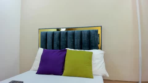 mila online show from April 17, 2026, 10:40 am