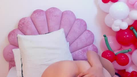 mila online show from April 18, 2026, 7:07 pm