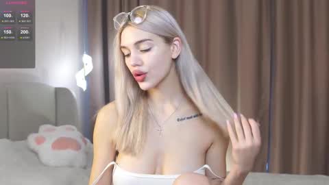 Mila and u can call me sweet bunny online show from November 28, 2025, 8:50 am