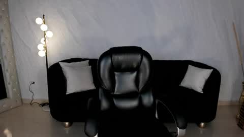 Mila online show from April 29, 2026, 2:59 am