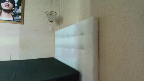 miladiosa online show from October 29, 2025, 11:56 am