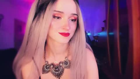 MiladyJolie online show from November 11, 2025, 5:46 pm