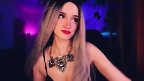 MiladyJolie online show from November 15, 2025, 4:14 pm