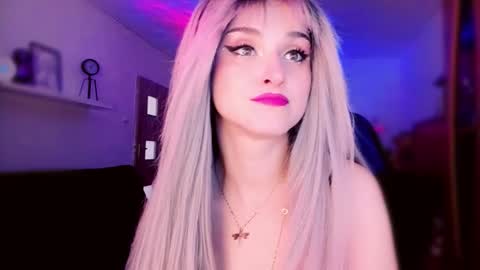 MiladyJolie online show from April 18, 2026, 12:31 pm