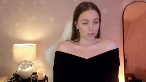 Mila Fleur online show from September 28, 2025, 2:22 pm