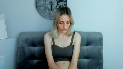 MilaGlow online show from June 19, 2026, 3:27 pm