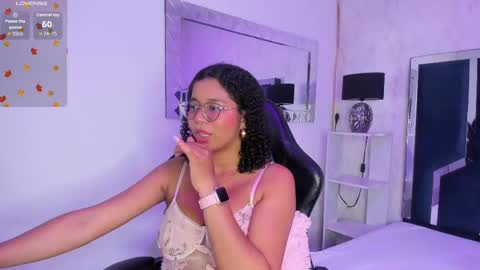 Snapshot of milahall__ chatting on September 18, 2025, 4:14 am Milenna online show from September 18, 2025, 4:14 am