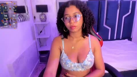 Snapshot of milahall__ chatting on October 5, 2025, 4:00 am Milenna online show from October 5, 2025, 4:00 am