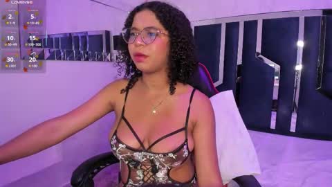 Snapshot of milahall__ chatting on October 10, 2025, 4:33 am Milenna online show from October 10, 2025, 4:33 am