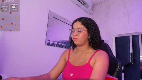 Snapshot of milahall__ chatting on October 13, 2025, 4:23 am Milenna online show from October 13, 2025, 4:23 am