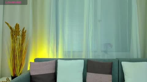 Mila online show from February 25, 2025, 9:57 pm